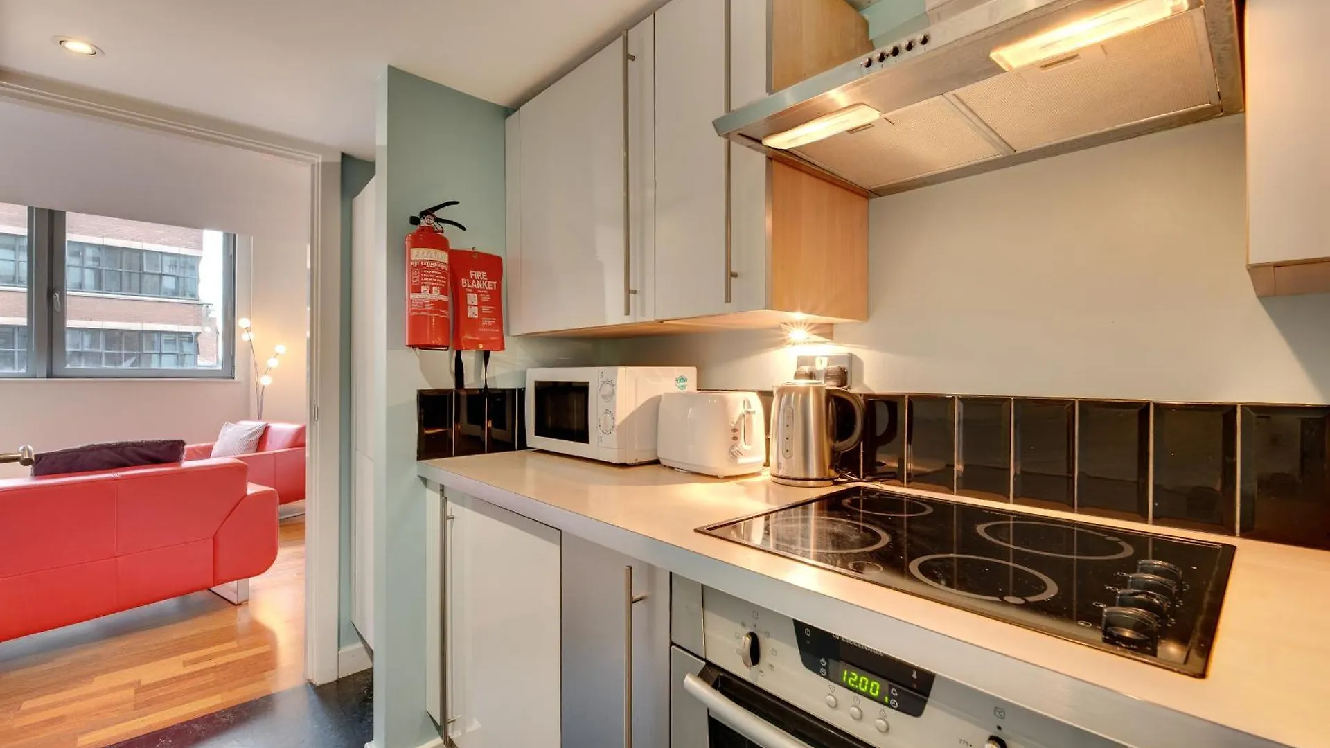 Crown Apartments 1D By Week2Week Newcastle upon Tyne